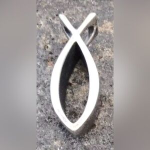 James Avery Retired Rare Thick Vertical Fish Pendant Unisex Sterling Silver